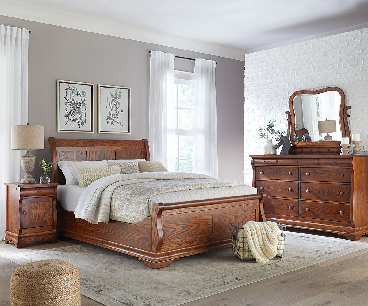 Chippewa Sleigh 4 Drawer Vanity Dresser - Image 2
